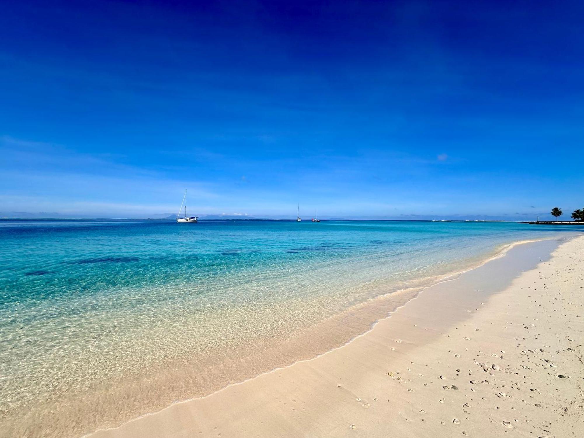Meri Lodge Huahine Fare ภายนอก รูปภาพ